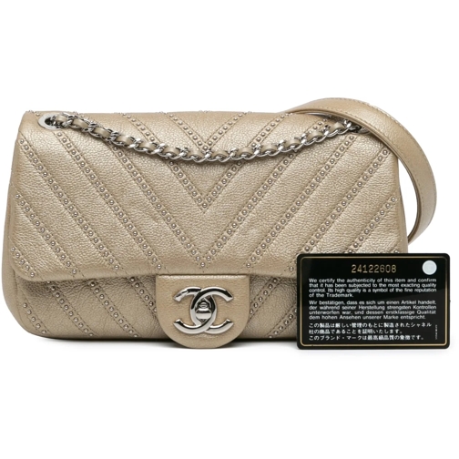 Chanel Sac à bandoulière 2017-2018 Small Chevron Calfskin Studded Flap gold (Image 2)