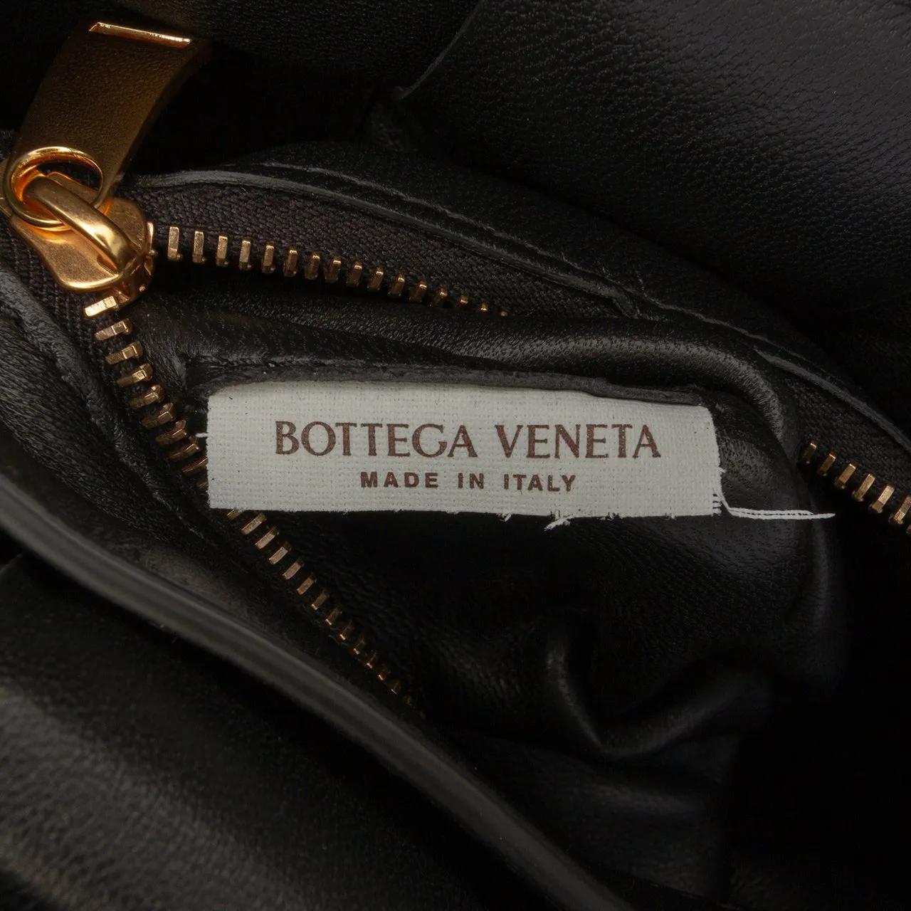Thumbnail - Bottega Veneta Hobo Bags - Nappa Intrecciato Padded Chain Cassette Satchel - Gr. unisize - in Schwarz - für Damen