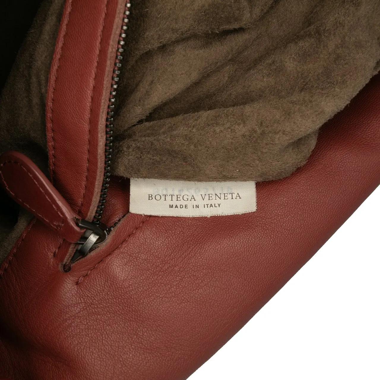 Thumbnail - Bottega Veneta Hobo Bags - Nappa Intrecciato Flap Satchel - Gr. unisize - in Rot - für Damen