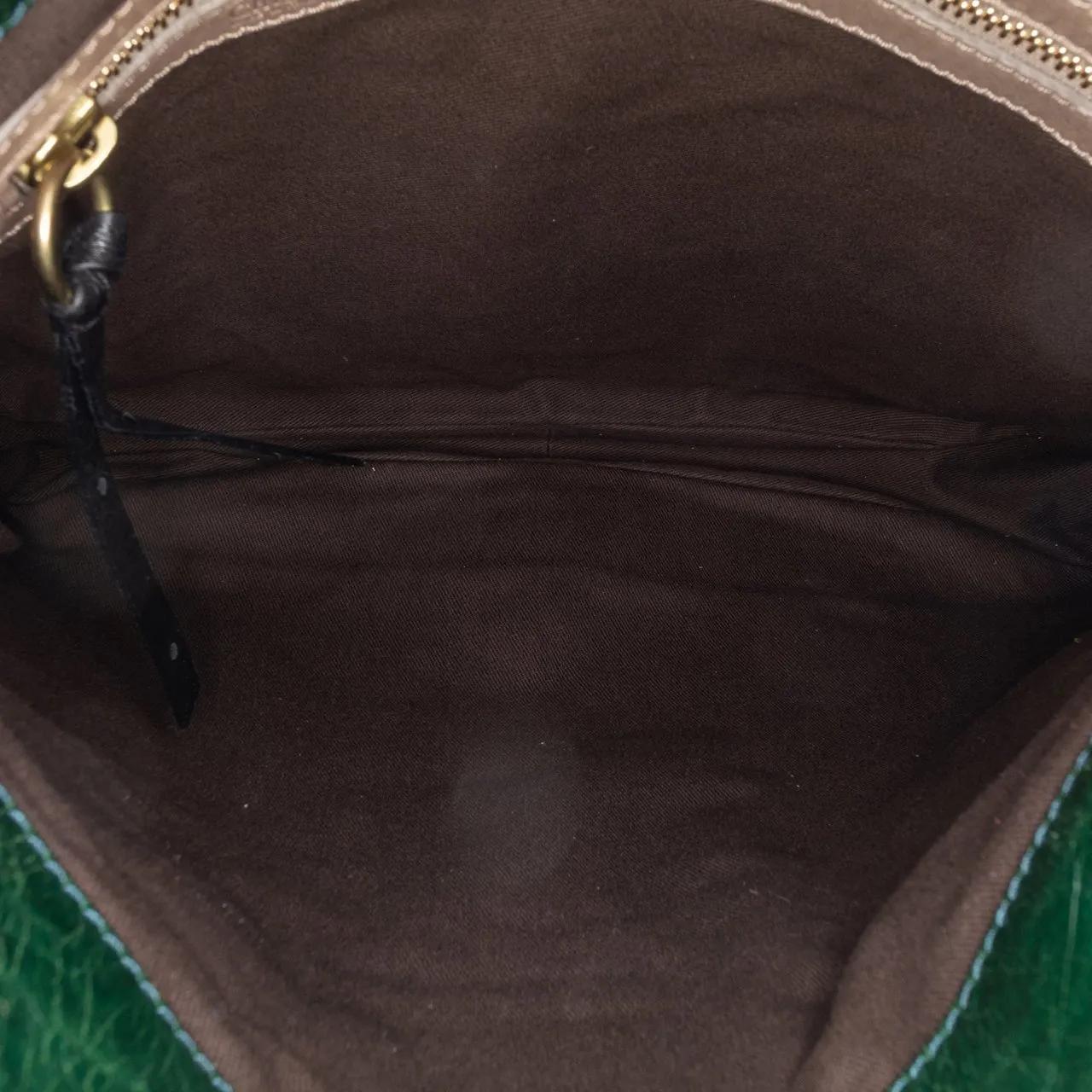 Chloé Shoppers Large Patent Bay Crossbody in groen