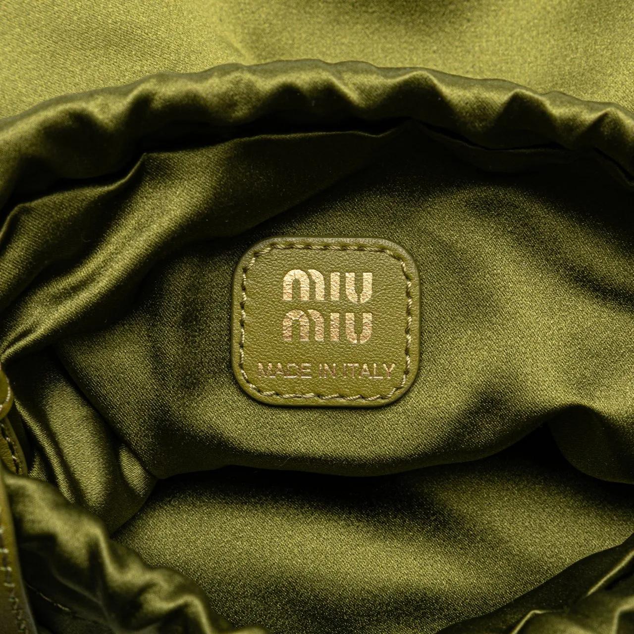 Thumbnail - Miu Miu Kosmetiktaschen - Satin Duchesse Drawstring Pouch - Gr. unisize - in Grün - für Damen