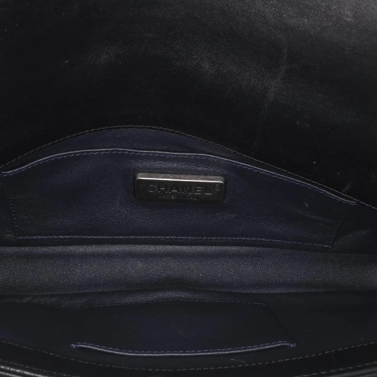 Thumbnail - Chanel Hobo Bags - Shearling East West Boy Flap - Gr. unisize - in Schwarz - für Damen