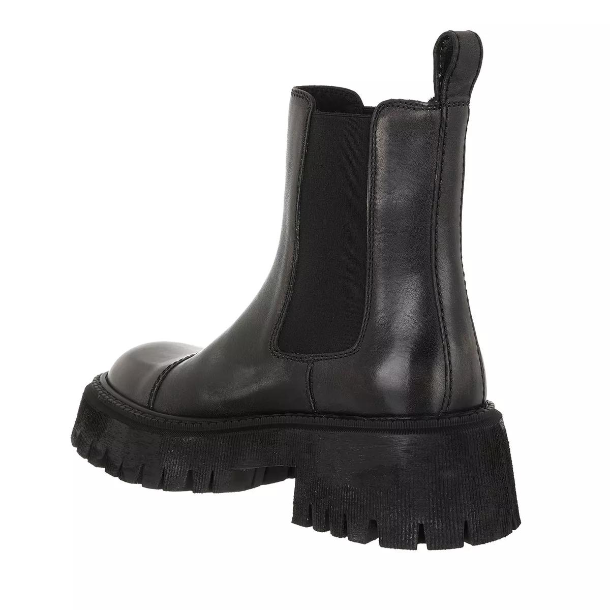 Chelsea on sale boots balenciaga