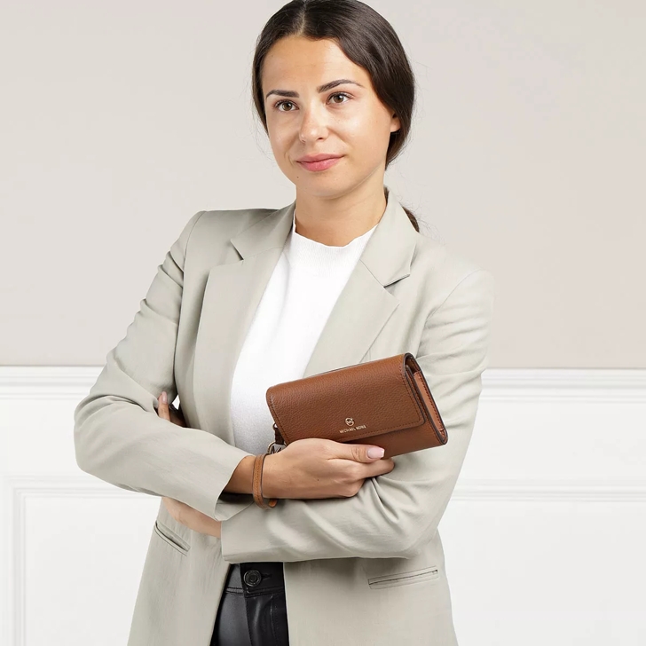 Michael kors iphone shop 6 plus wristlet
