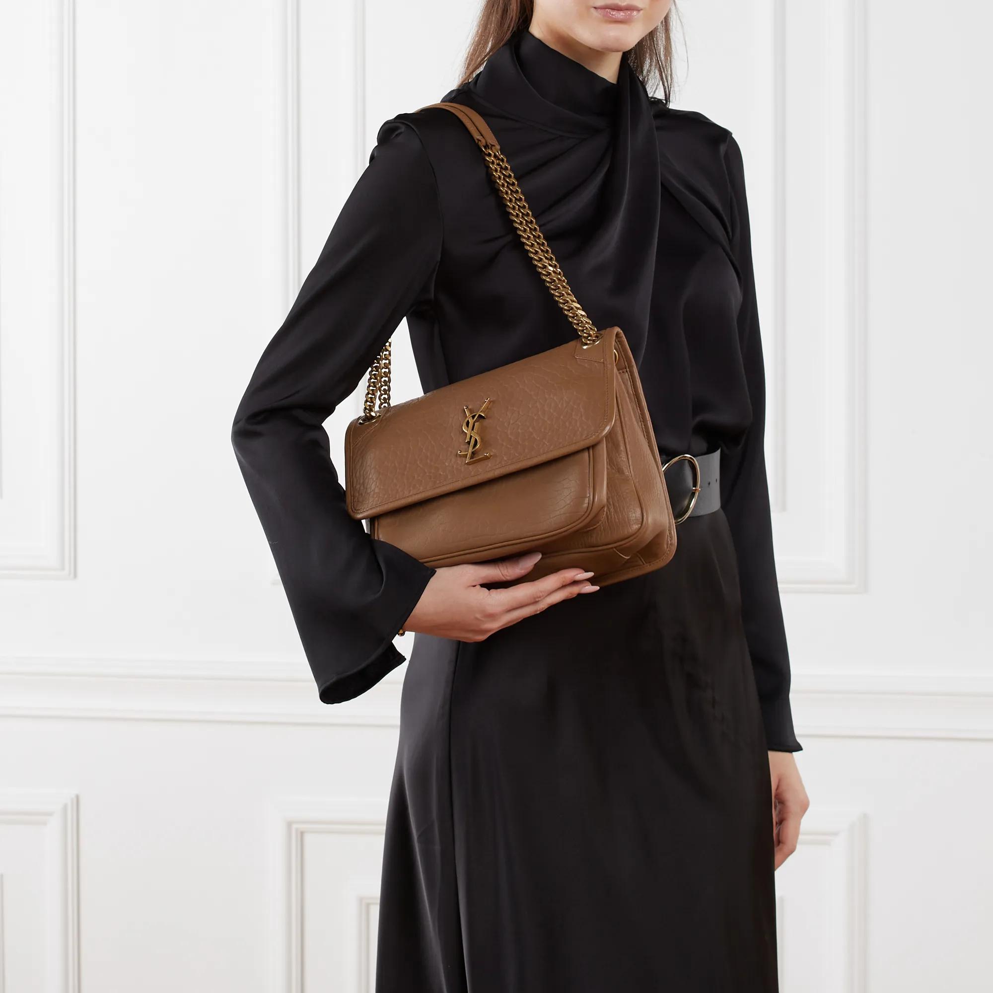 Niki Medium In Granted Lambskin Dark Cork Schultertasche