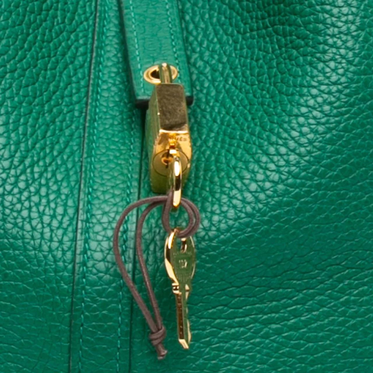 Hermès Totes & shoppers Clemence Picotin Lock 22 in groen