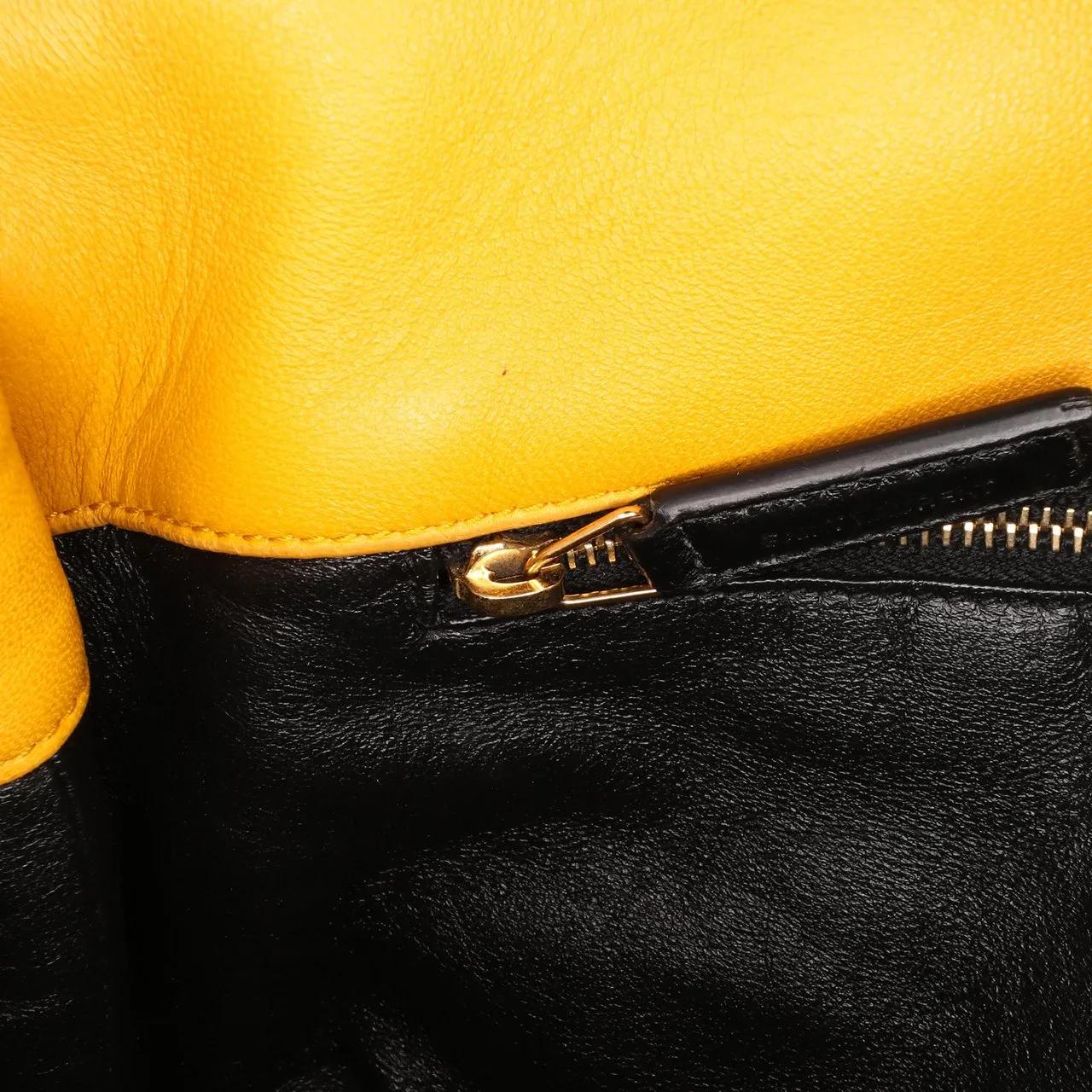Thumbnail - Saint Laurent Clutches - Quilted Lambskin Sade Puffer Envelope Clutch - Gr. unisize - in Gelb - für Damen
