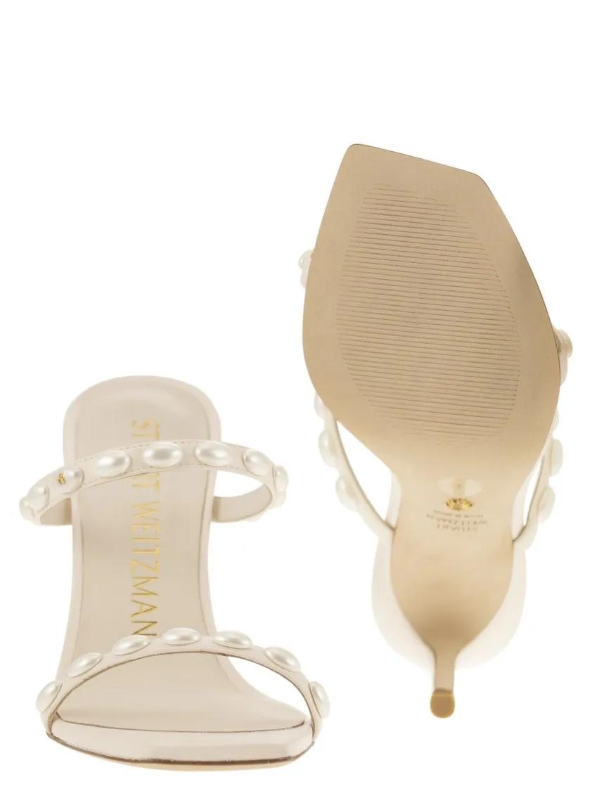 Thumbnail - Stuart Weitzman Sandalen - Pearlita - Sandal With Pearls - Gr. 38,5 (EU) - in Beige - für Damen