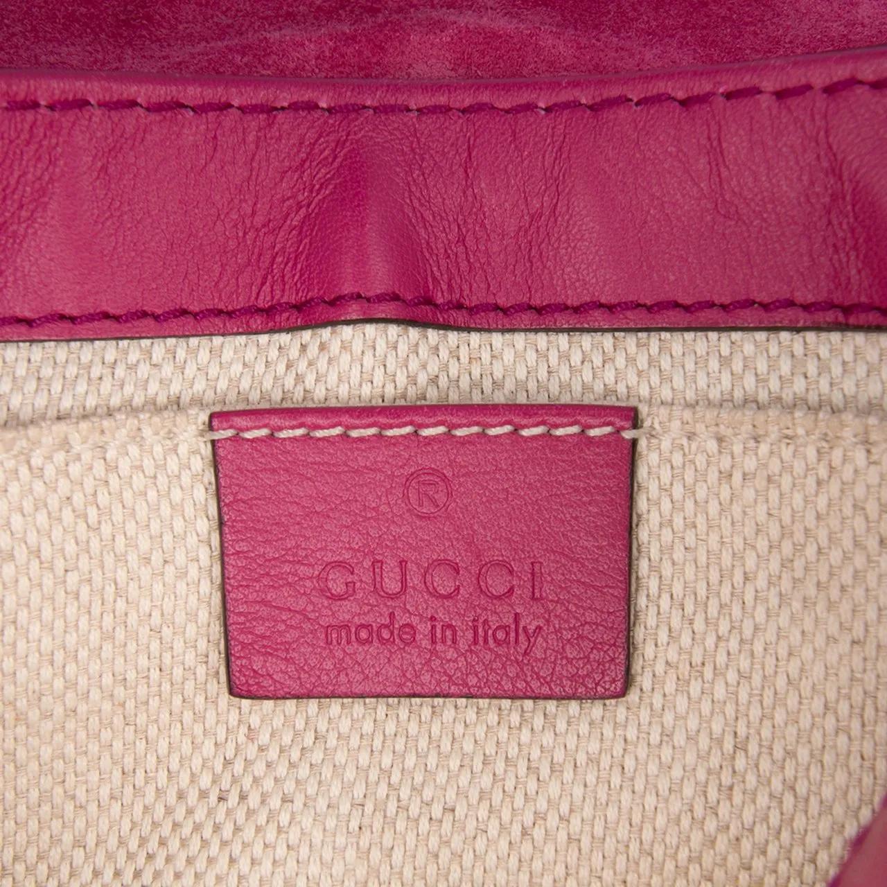 Thumbnail - Gucci Hobo Bags - Small Patent Soho Chain Flap Crossbody - Gr. unisize - in Rot - für Damen
