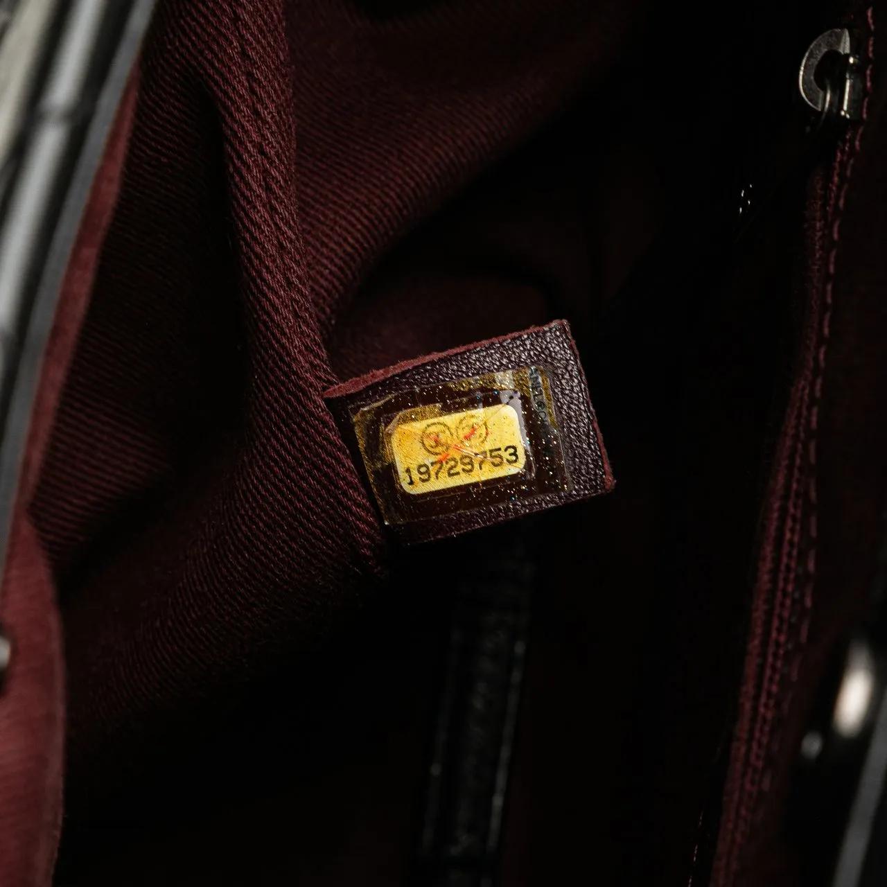 Thumbnail - Chanel Shopper - Small Quilted Glazed Calfskin Duo Color Tote - Gr. unisize - in Schwarz - für Damen