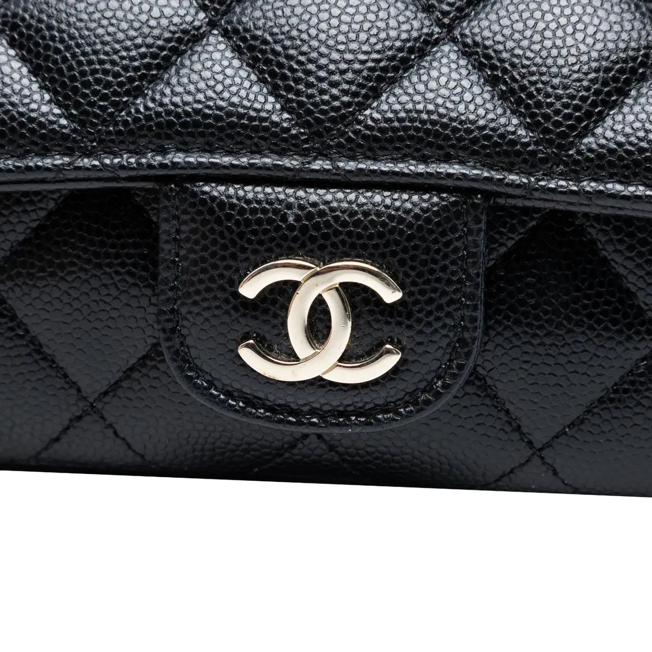 Thumbnail - Chanel Hobo Bags - Caviar Sunglasses Case on Chain - Gr. unisize - in Schwarz - für Damen