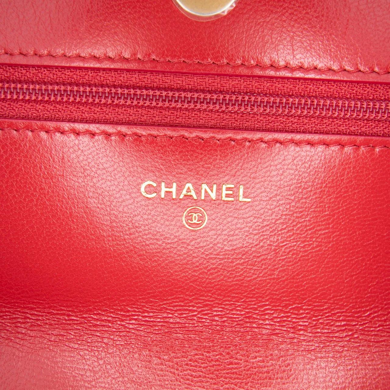 Thumbnail - Chanel Hobo Bags - Quilted Goatskin 19 Wallet on Chain - Gr. unisize - in Rot - für Damen