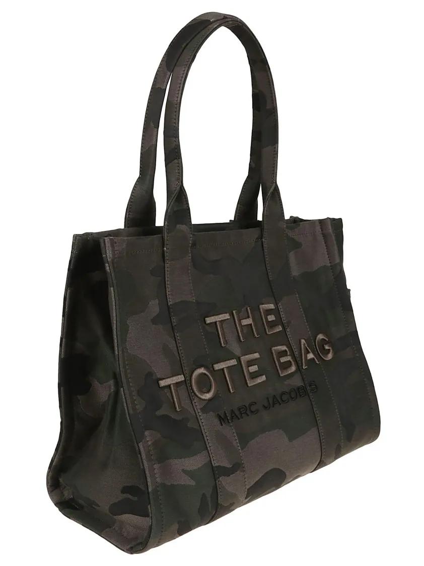 Marc Jacobs Totes & shoppers Camouflage Jacquard Large Tote With Top Zip Closur in groen