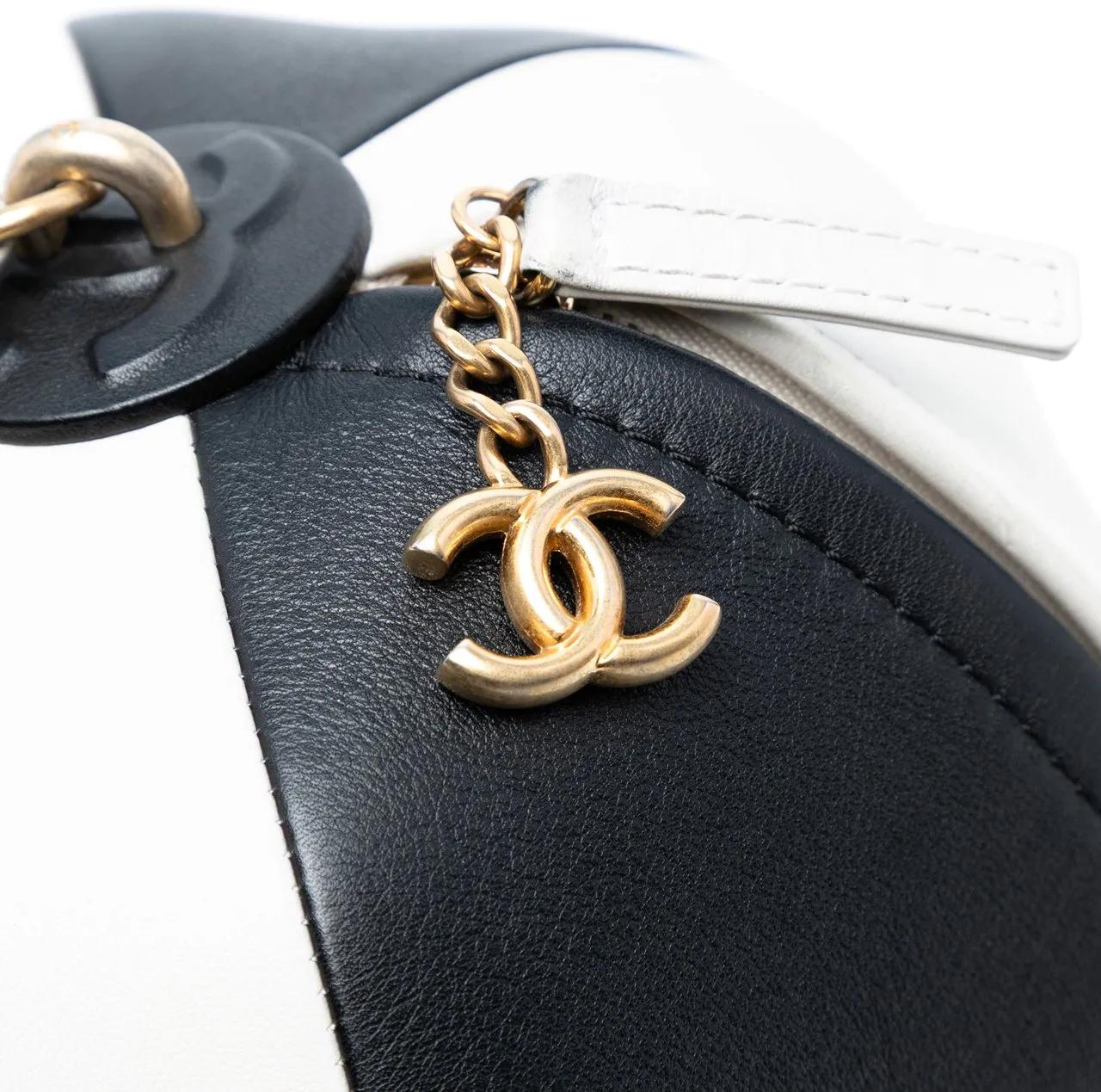 Thumbnail - Chanel Hobo Bags - Calfskin Coco Beach Ball Bag - Gr. unisize - in Schwarz - für Damen