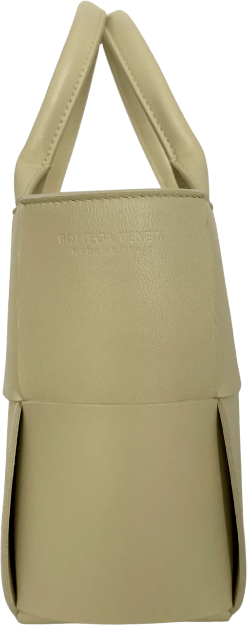 Thumbnail - Bottega Veneta Crossbody Bags - Bottega Veneta Mini Arco Tote Bag Ice Cream - Gr. unisize - in Gelb - für Damen