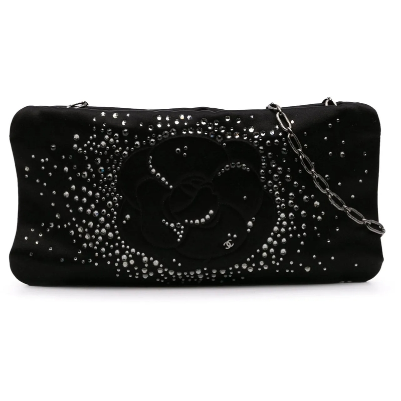 Chanel Pochette Satin Diamante Camellia Clutch with Chain schwarz