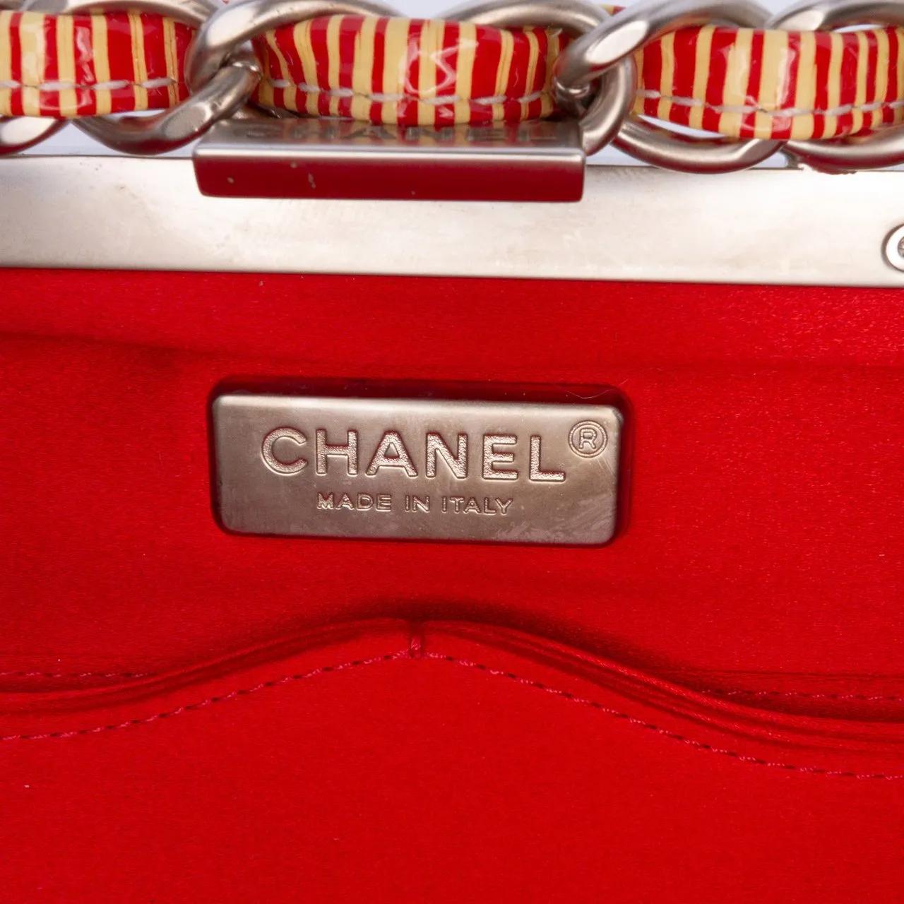 Thumbnail - Chanel Clutches - CC Patent Striped Chain Around Clutch - Gr. unisize - in Rot - für Damen
