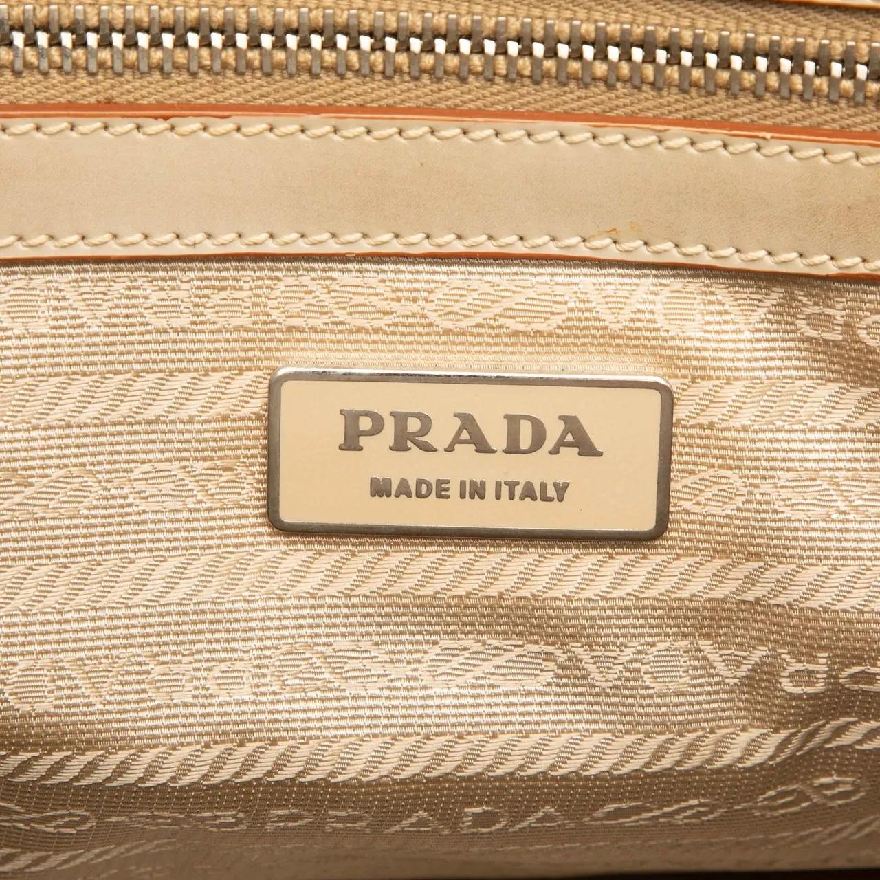 Thumbnail - Prada Crossbody Bags - Embossed Leather Handbag - Gr. unisize - in Braun - für Damen