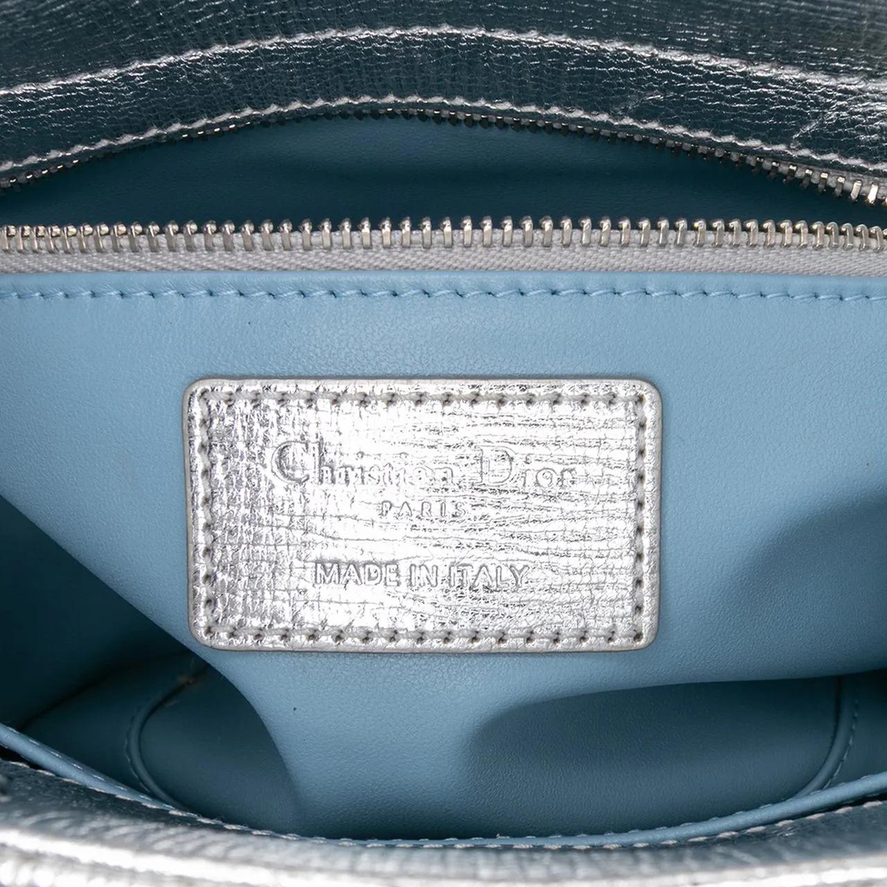 Thumbnail - Christian Dior Hobo Bags - Small Metallic Grained Calfskin Cannage My ABCDior - Gr. unisize - in Silber - für Damen