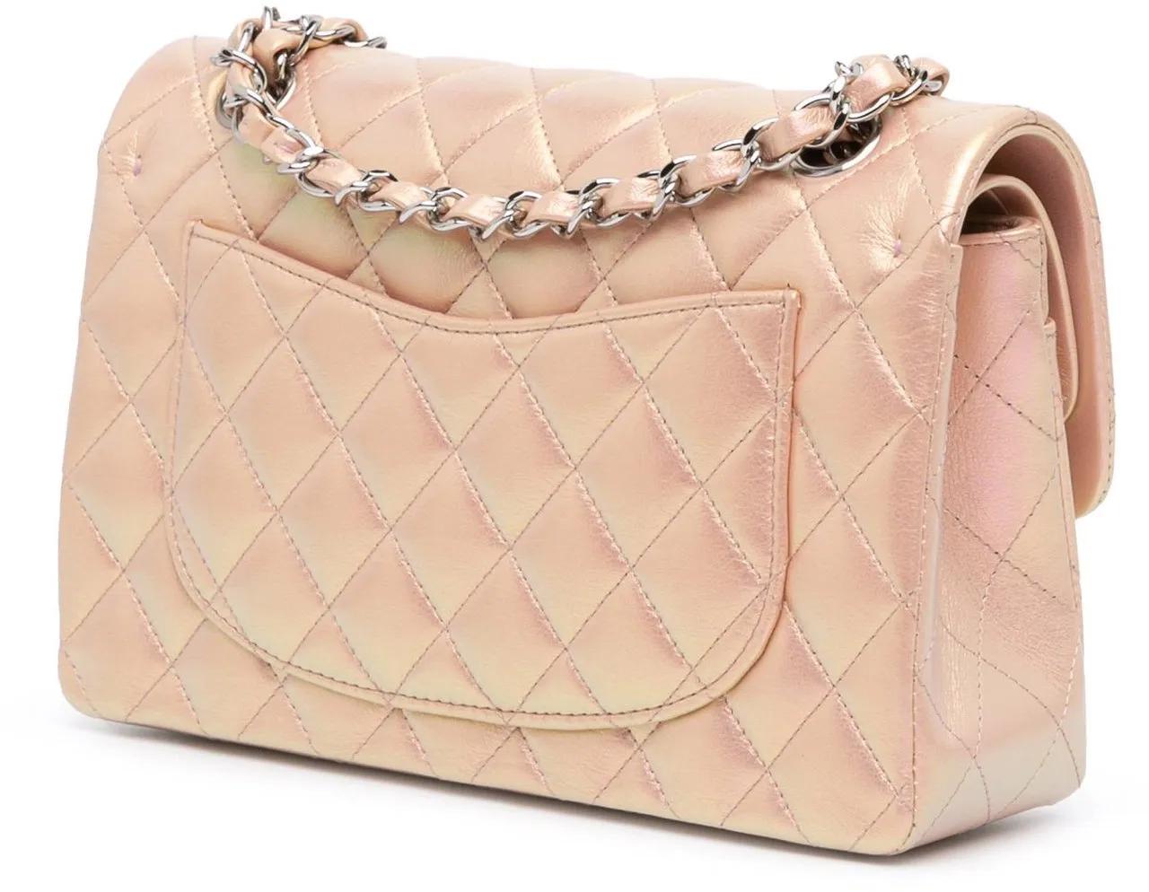 Chanel Shoppers Small Classic Iridescent Lambskin Double Flap in poeder roze