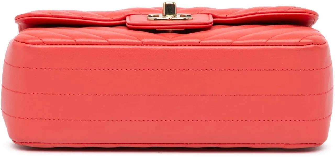Chanel Shoppers Mini Rectangular Classic Chevron Lambskin Single F in rood