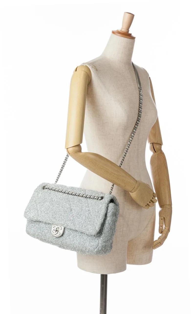 Chanel Hobo bags 2017-2018 Large Quilted Lurex Ground Control Pluto in zilver
