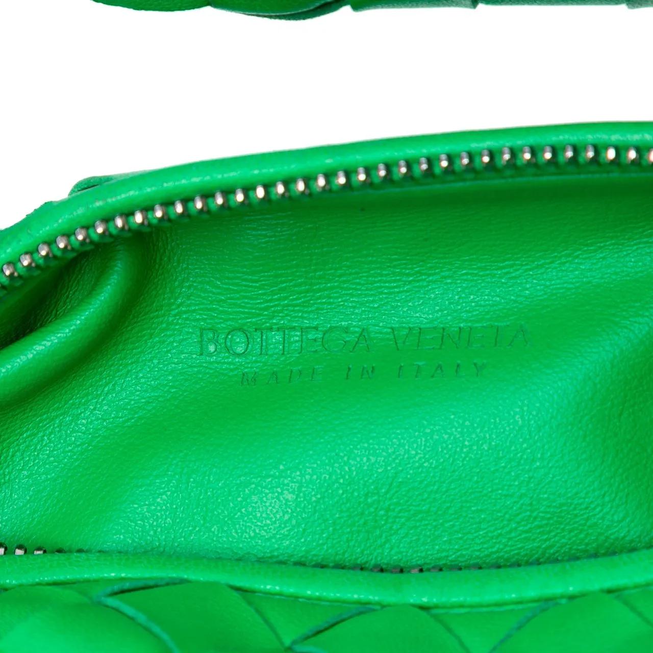 Thumbnail - Bottega Veneta Hobo Bags - Mini Nappa Intrecciato Jodie - Gr. unisize - in Grün - für Damen