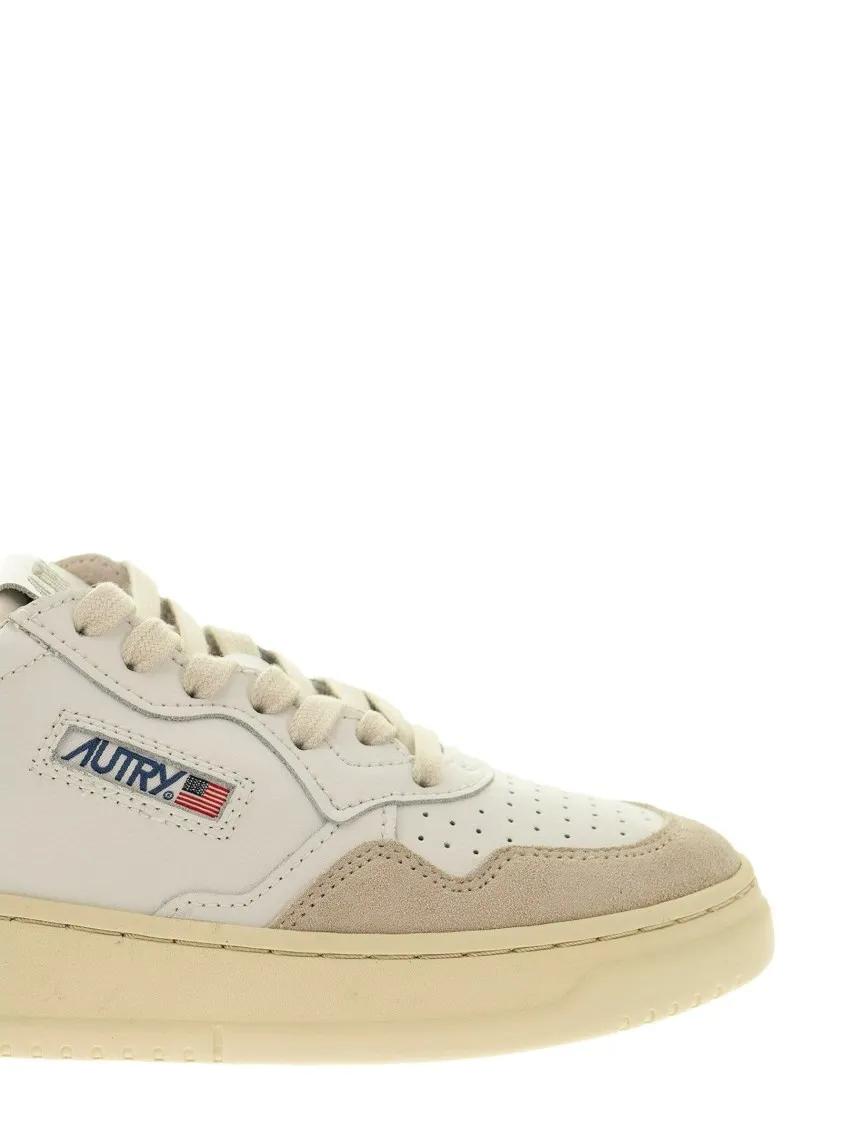 Thumbnail - Autry Low-Top Sneaker - Medalist Low - Leather And Suede Sneakers - Gr. 44 (EU) - in Weiß - für Damen