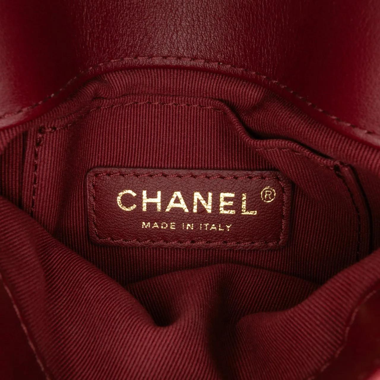 Thumbnail - Chanel Hobo Bags - Quilted Calfskin Pearl Jewel Chain Flap - Gr. unisize - in Rot - für Damen