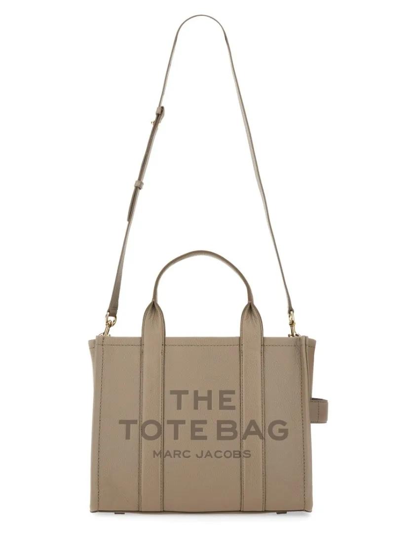 Marc Jacobs Shoppers & Totes The Tote Medium Bag in groen