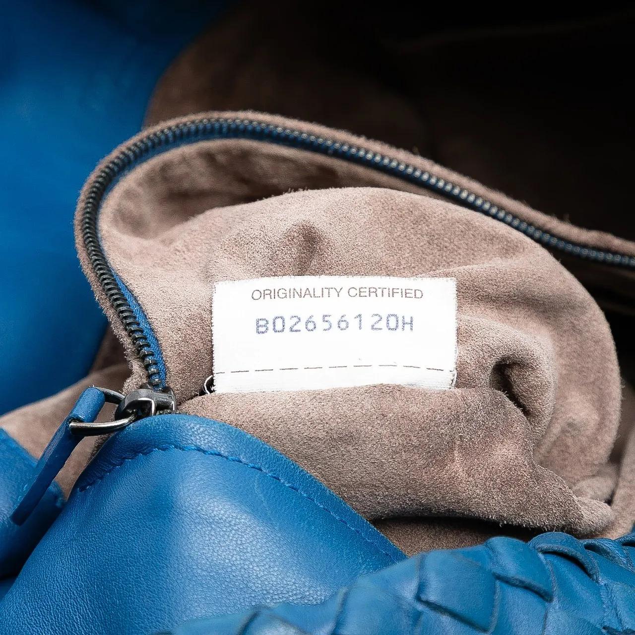 Thumbnail - Bottega Veneta Hobo Bags - Nappa Intrecciato Drawstring Shoulder Bag - Gr. unisize - in Blau - für Damen