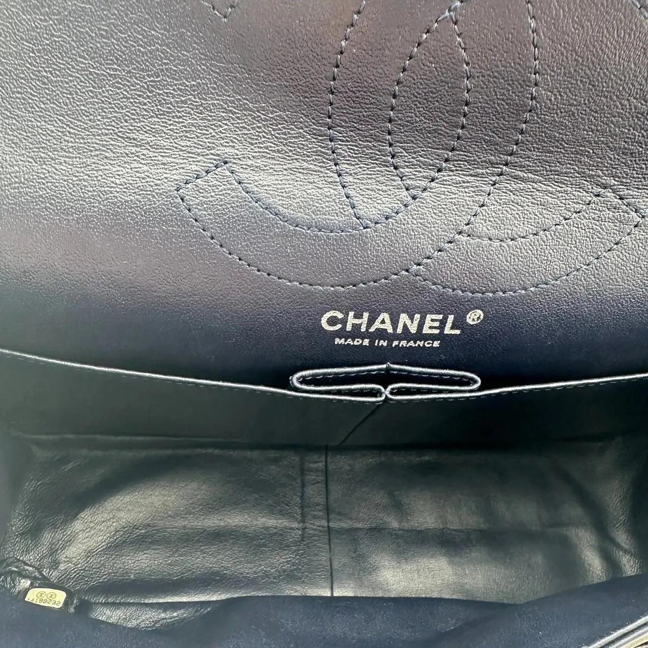 Thumbnail - Chanel Crossbody Bags - Chanel 2.55 Reissue 226 Medium Double Flap Bag Met - Gr. unisize - in Weiß - für Damen