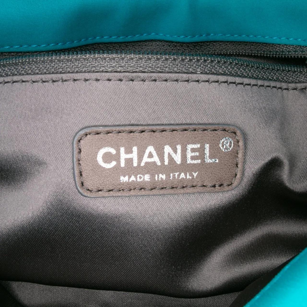 Thumbnail - Chanel Hobo Bags - 2008-2009 Small Quilted Nylon Bubble Flap - Gr. unisize - in Blau - für Damen