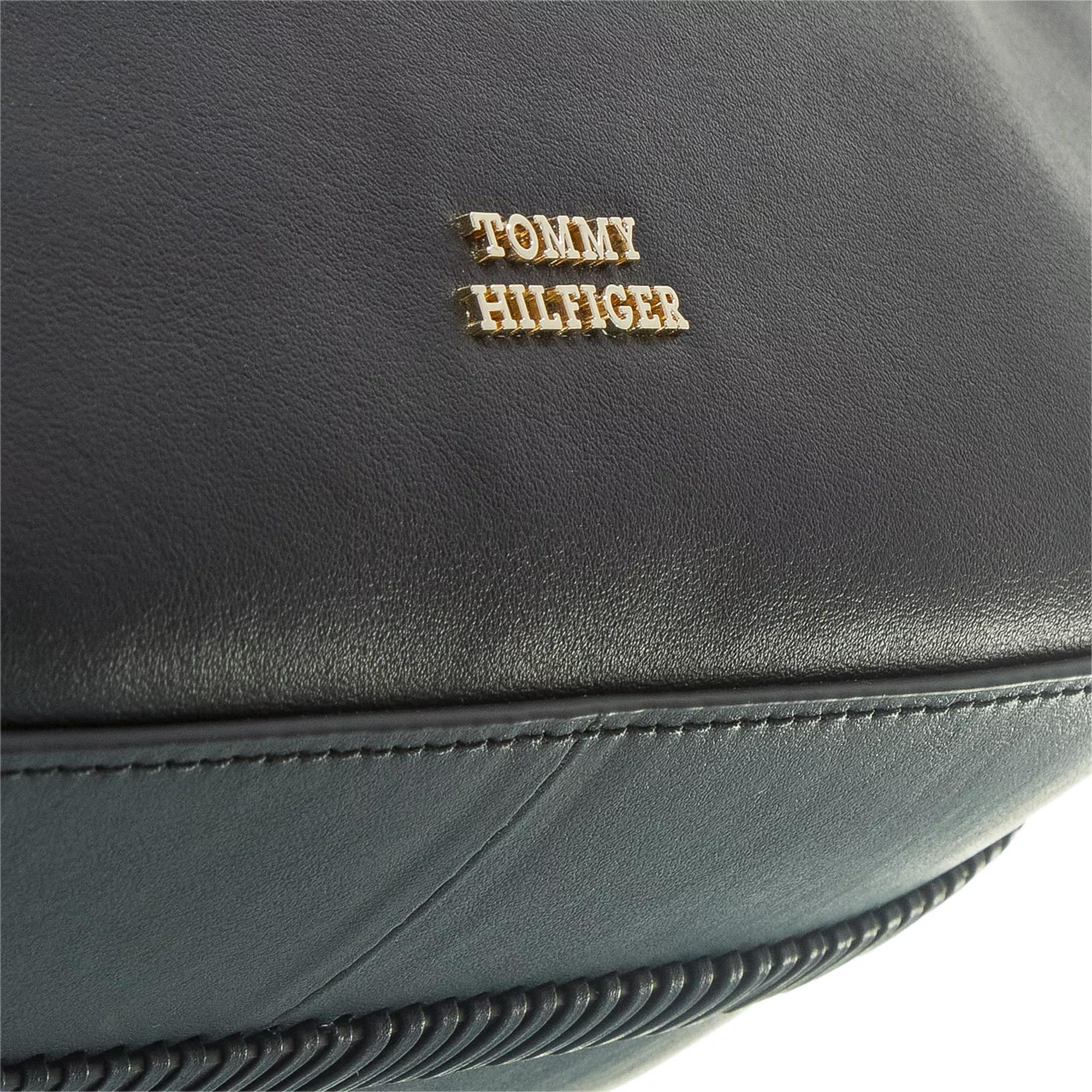 Tommy Hilfiger Hobo bags Crest Leather Hobo in zwart