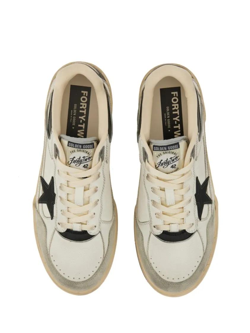 Thumbnail - Golden Goose Low-Top Sneaker - Leather And Textile Sneakers With Star Detail - Gr. 42 (EU) - in Weiß - für Damen