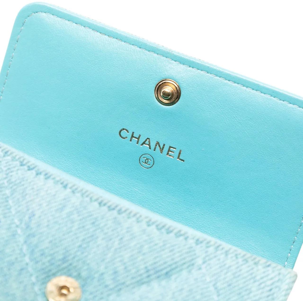 Thumbnail - Chanel Hobo Bags - Quilted Denim 19 Card Holder with Chain - Gr. unisize - in Blau - für Damen