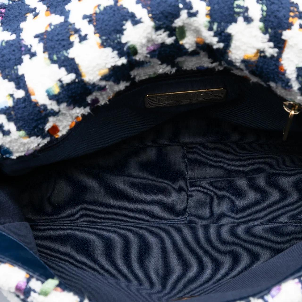 Thumbnail - Chanel Hobo Bags - Medium Houndstooth Tweed 19 Flap - Gr. unisize - in Blau - für Damen