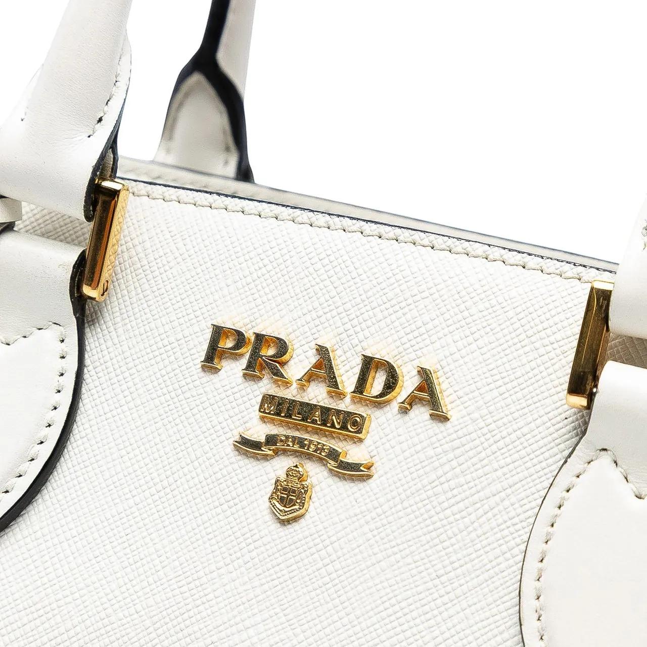 Thumbnail - Prada Hobo Bags - Soft Calf Trimmed Saffiano Lux Open Convertible To - Gr. unisize - in Weiß - für Damen