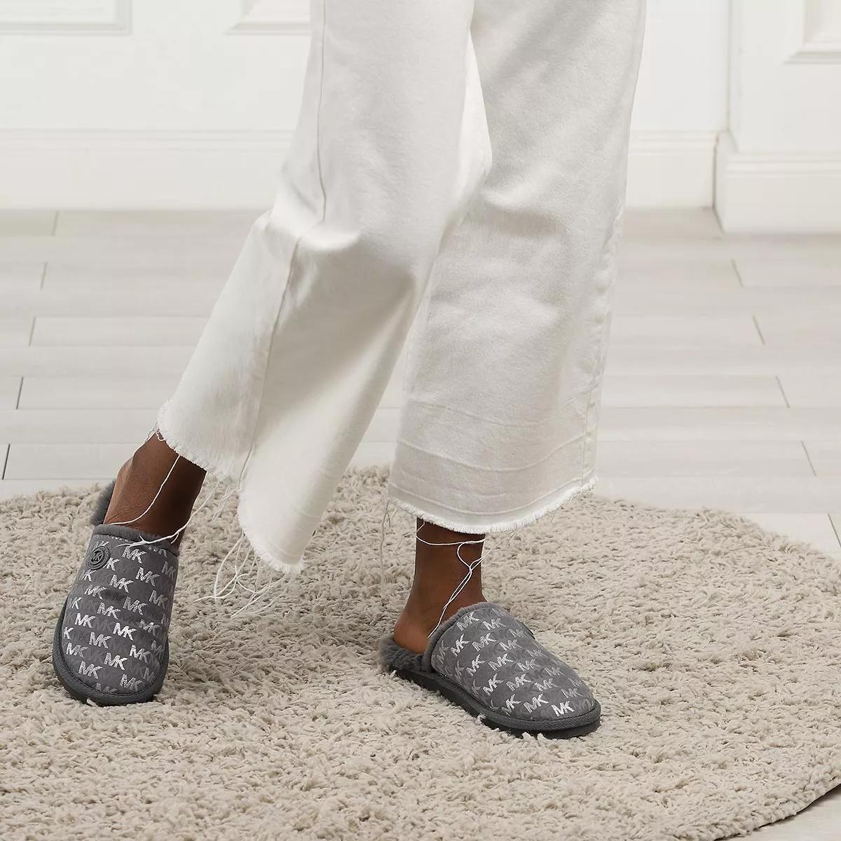 Michael kors bedroom discount slippers