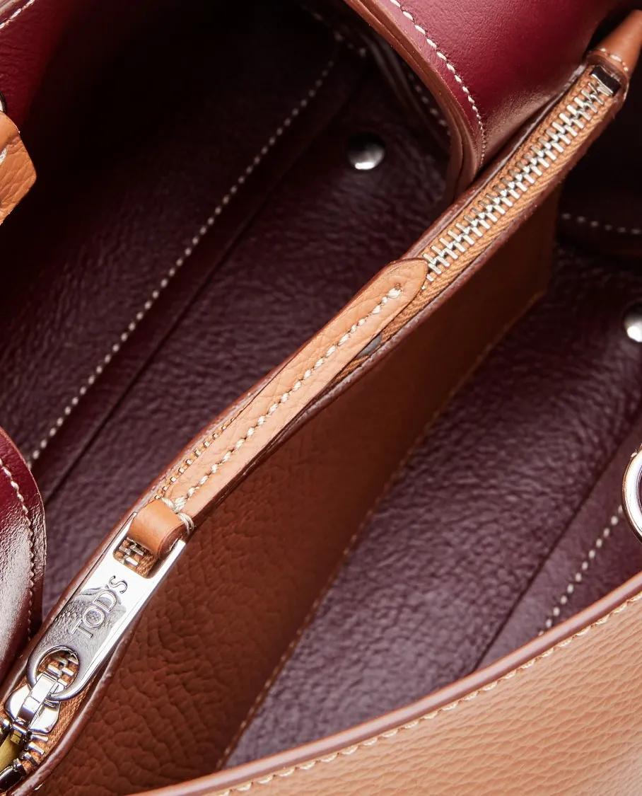 TOD'S Totes & shoppers Brown Mini Leather Shopping Bag in bruin