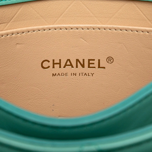 Chanel Sac à bandoulière 2021 Quilted Lambskin Round Moon Messenger Flap blau (Image 24)