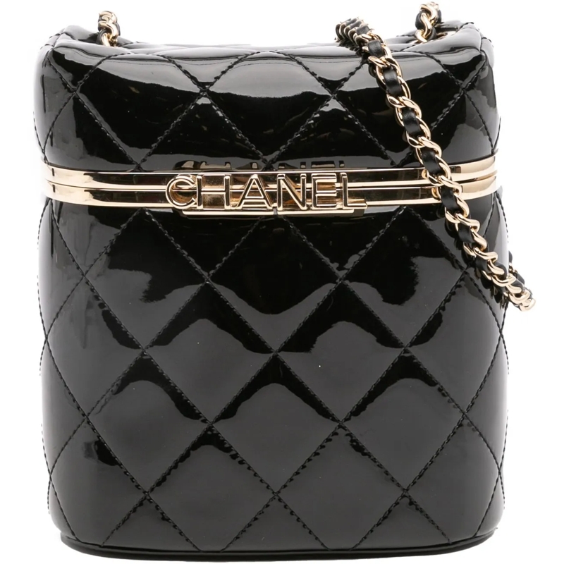 Chanel Nécessaire Quilted Patent Logo Chain Vanity Case schwarz