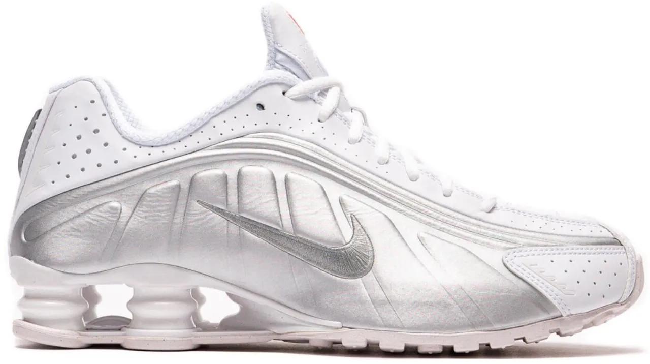 Nike Low-Top Sneaker - Shox R4 Sneakers - Gr. 38 (EU) - in Bunt - für Damen