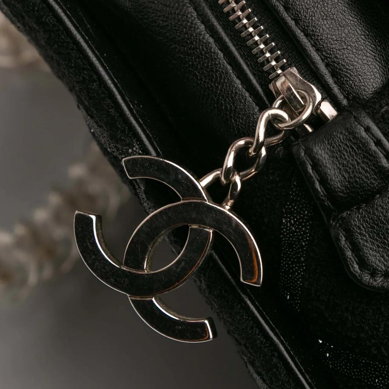 Thumbnail - Chanel Hobo Bags - Tweed and Resin Zipped Chain Shopping Bag - Gr. unisize - in Schwarz - für Damen