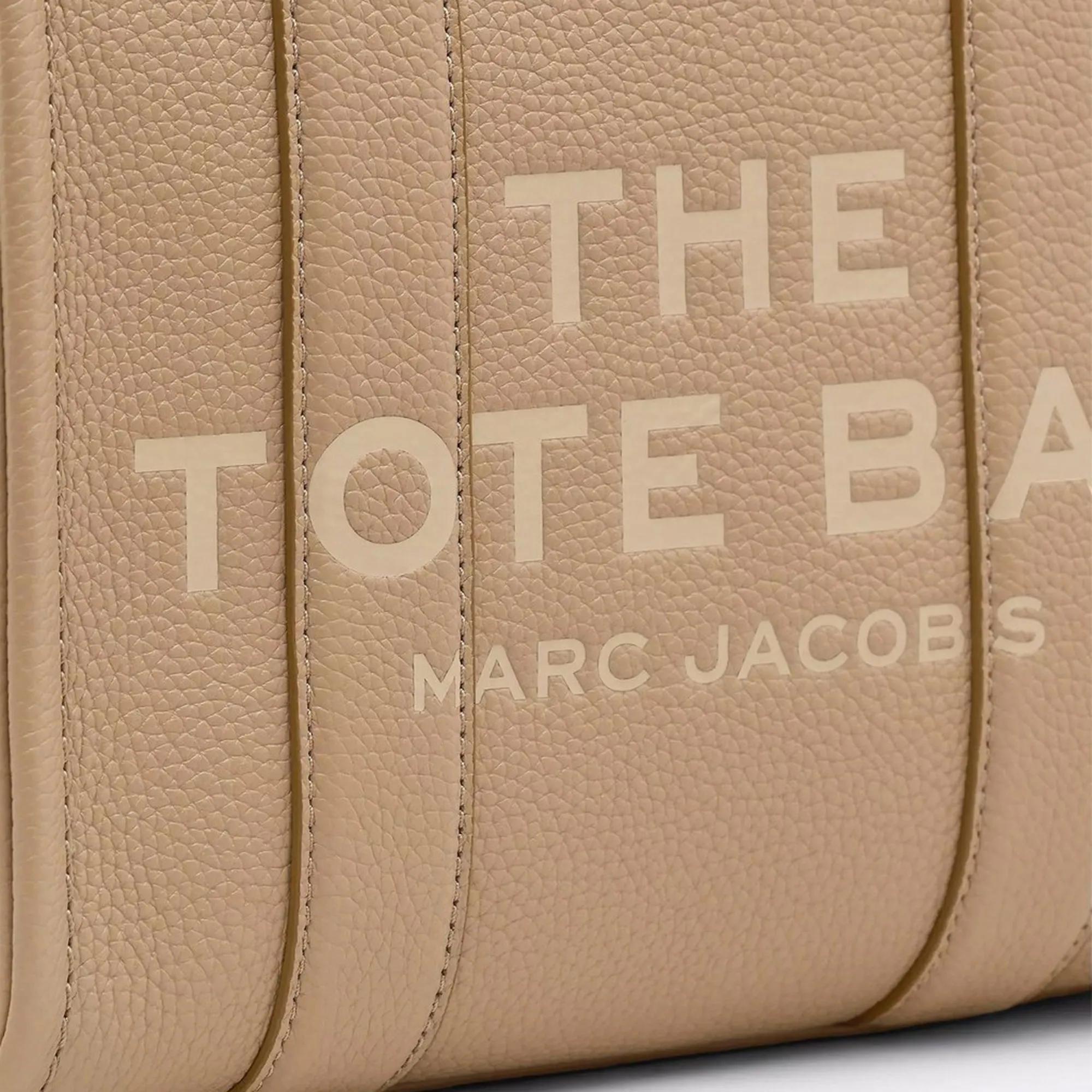Marc Jacobs Shoppers & Totes The Tote Bag Small in bruin