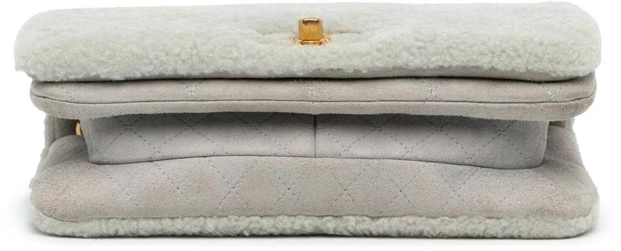 Thumbnail - Chanel Hobo Bags - 2022 Quilted Shearling Chain Flap - Gr. unisize - in Grau - für Damen