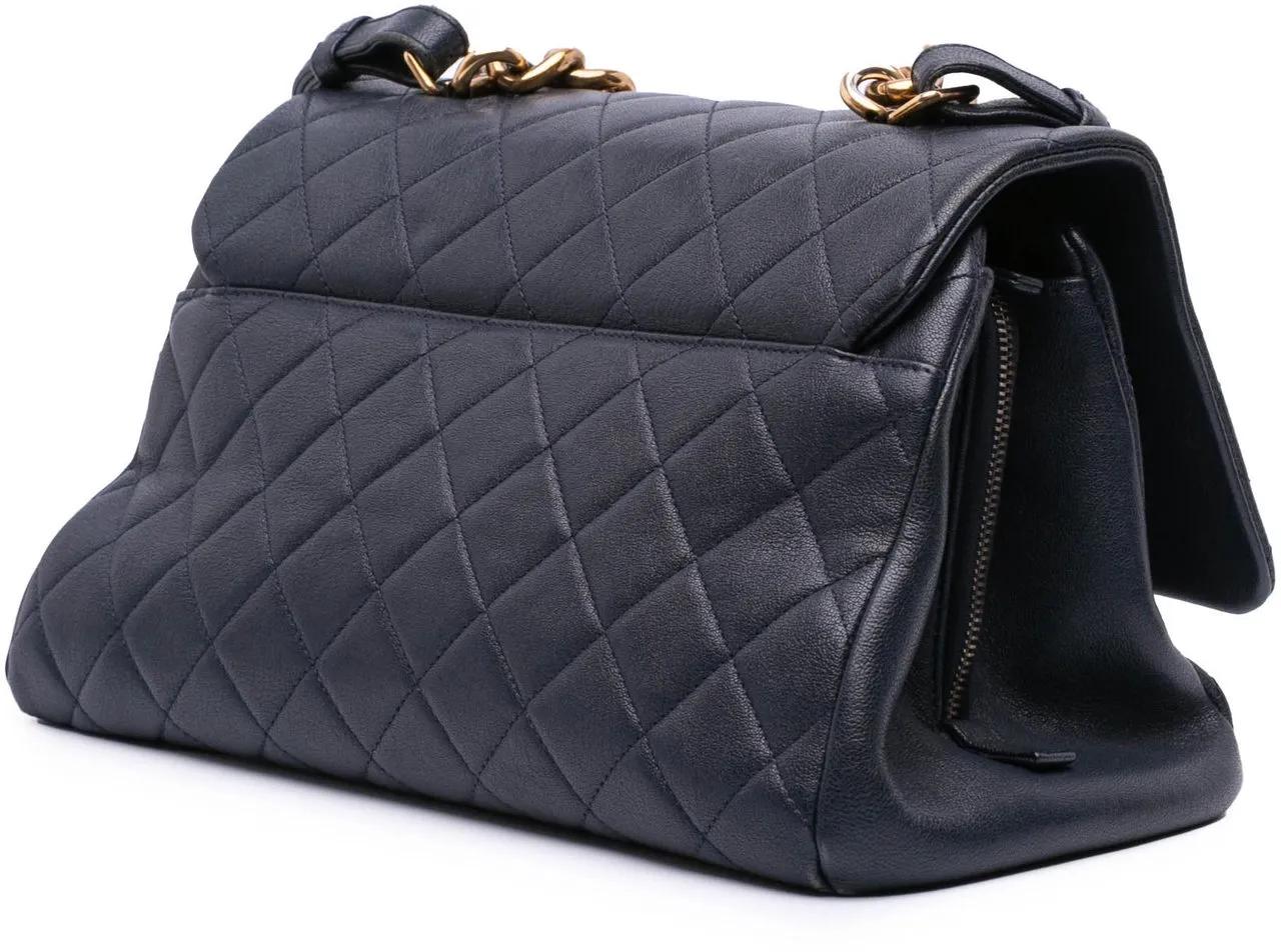 Thumbnail - Chanel Hobo Bags - Paris Rome Large Sheepskin Trapezio Flap - Gr. unisize - in Blau - für Damen