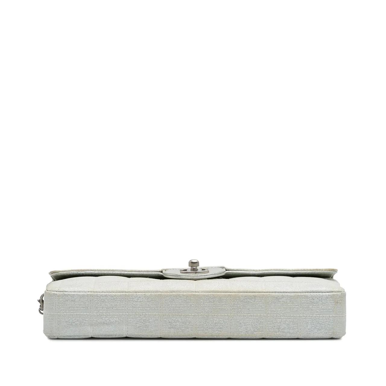 Thumbnail - Chanel Hobo Bags - New Travel Line Nylon East West Flap - Gr. unisize - in Silber - für Damen