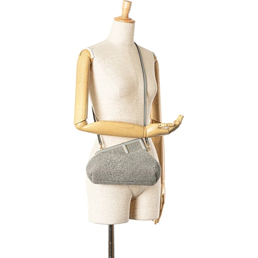 Fendi Sac à bandoulière 2021 Small Shearling Fendi First grau (Image 16)