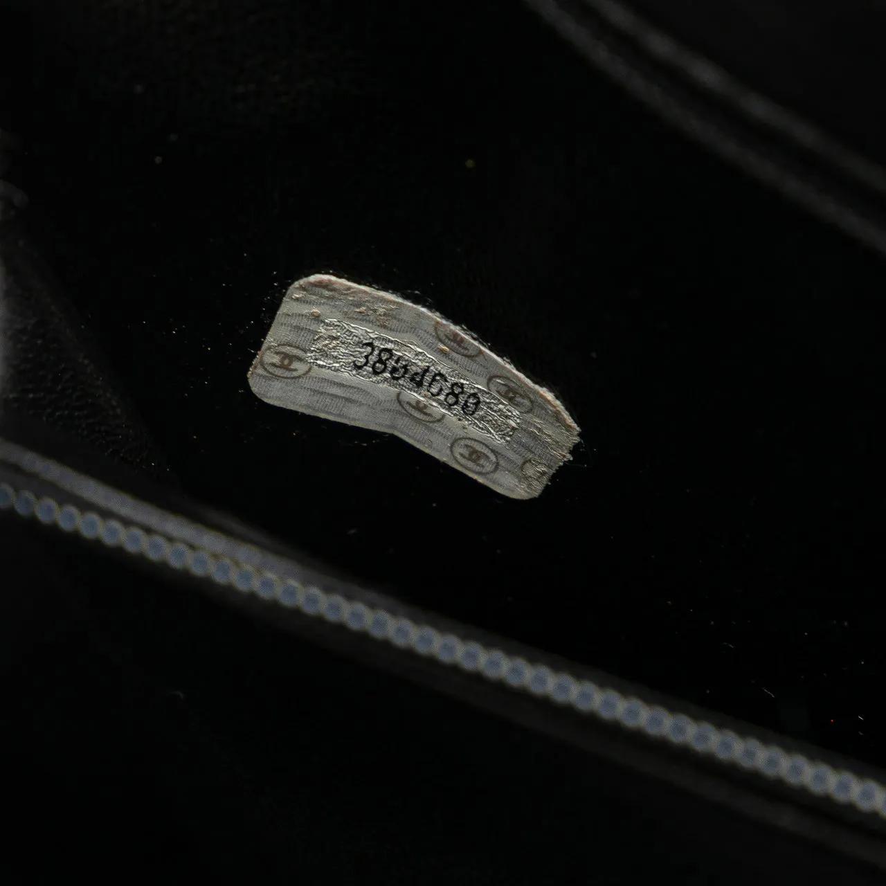 Thumbnail - Chanel Hobo Bags - CC Chevron Caviar Turnlock Vanity Bag - Gr. unisize - in Schwarz - für Damen